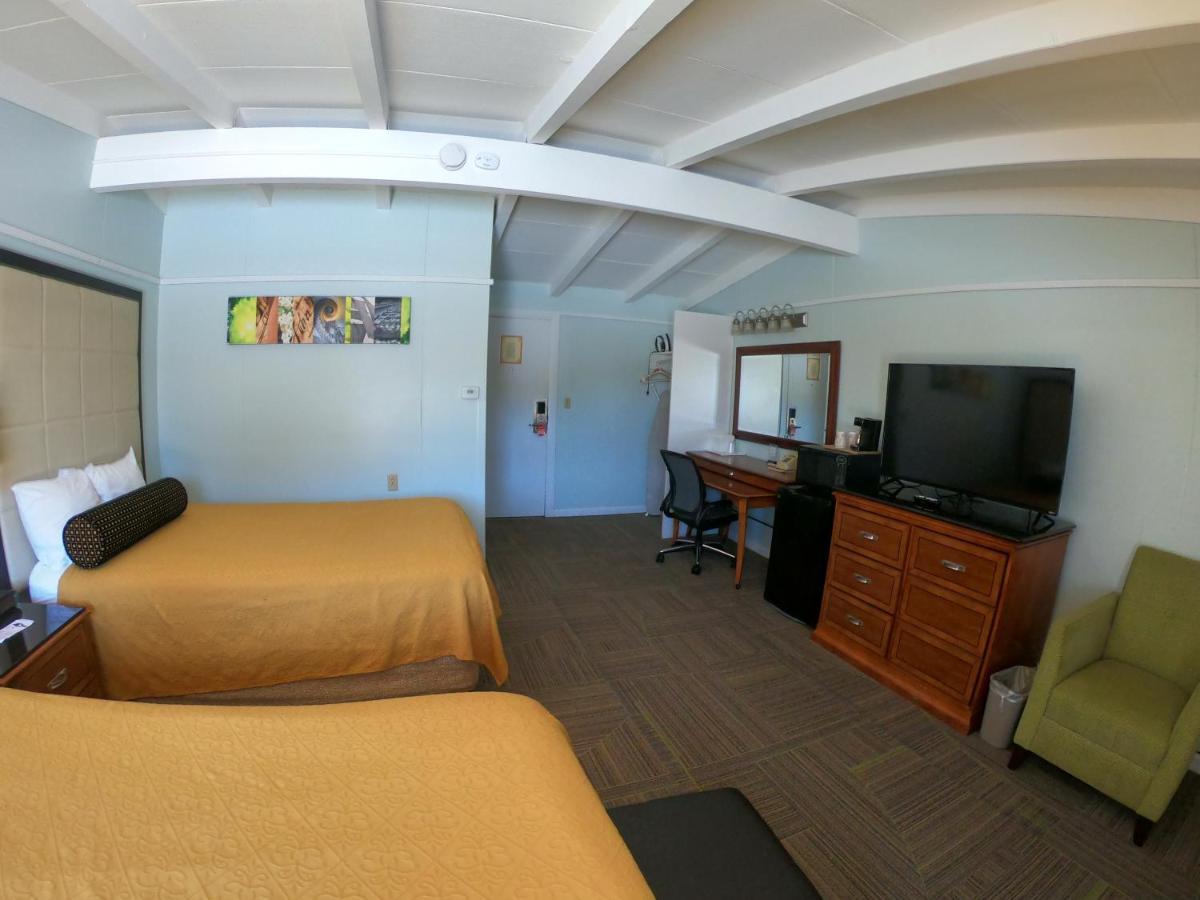 Copper Lantern Motor Lodge West Brookfield Экстерьер фото