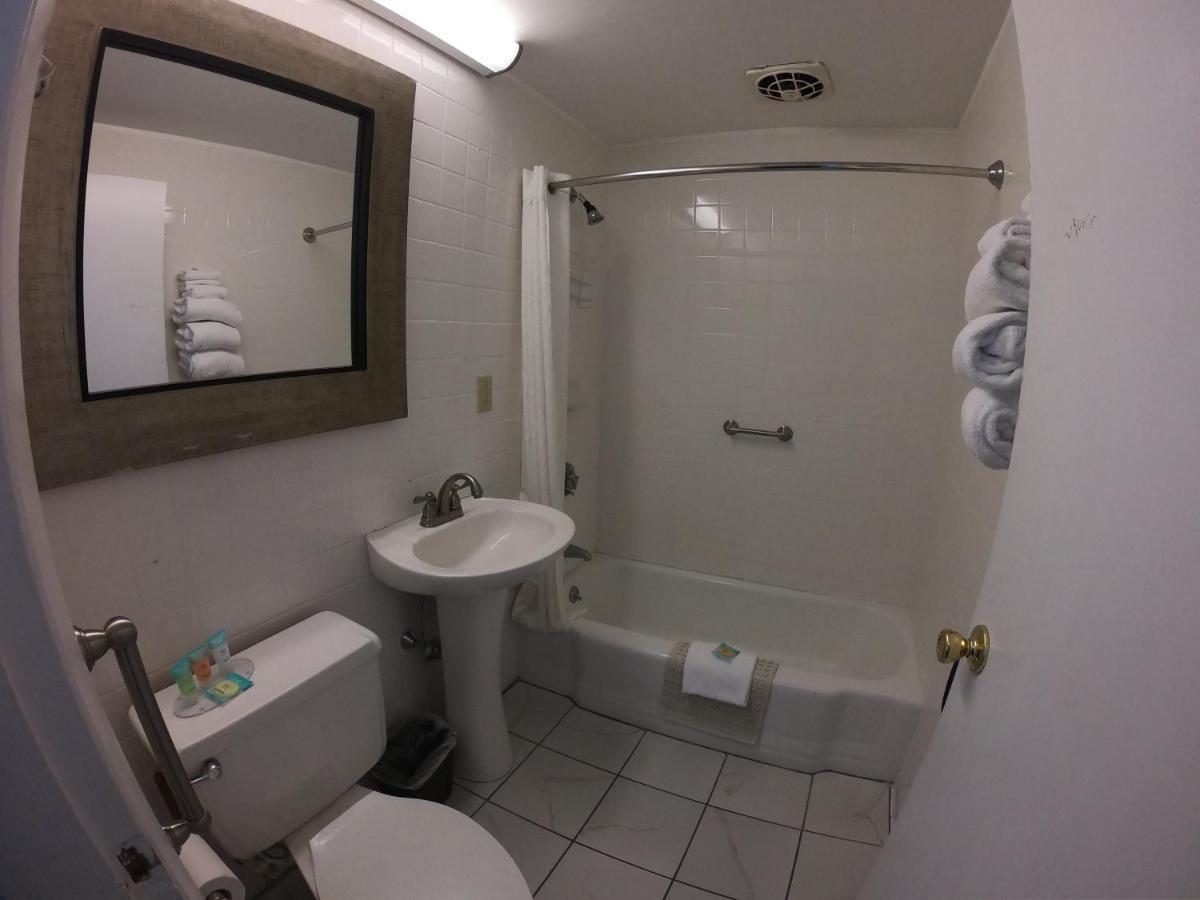 Copper Lantern Motor Lodge West Brookfield Экстерьер фото