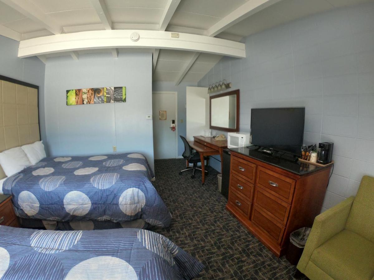 Copper Lantern Motor Lodge West Brookfield Экстерьер фото