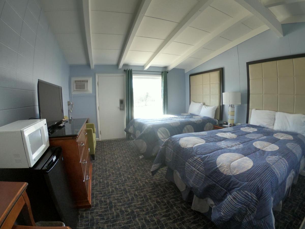 Copper Lantern Motor Lodge West Brookfield Экстерьер фото