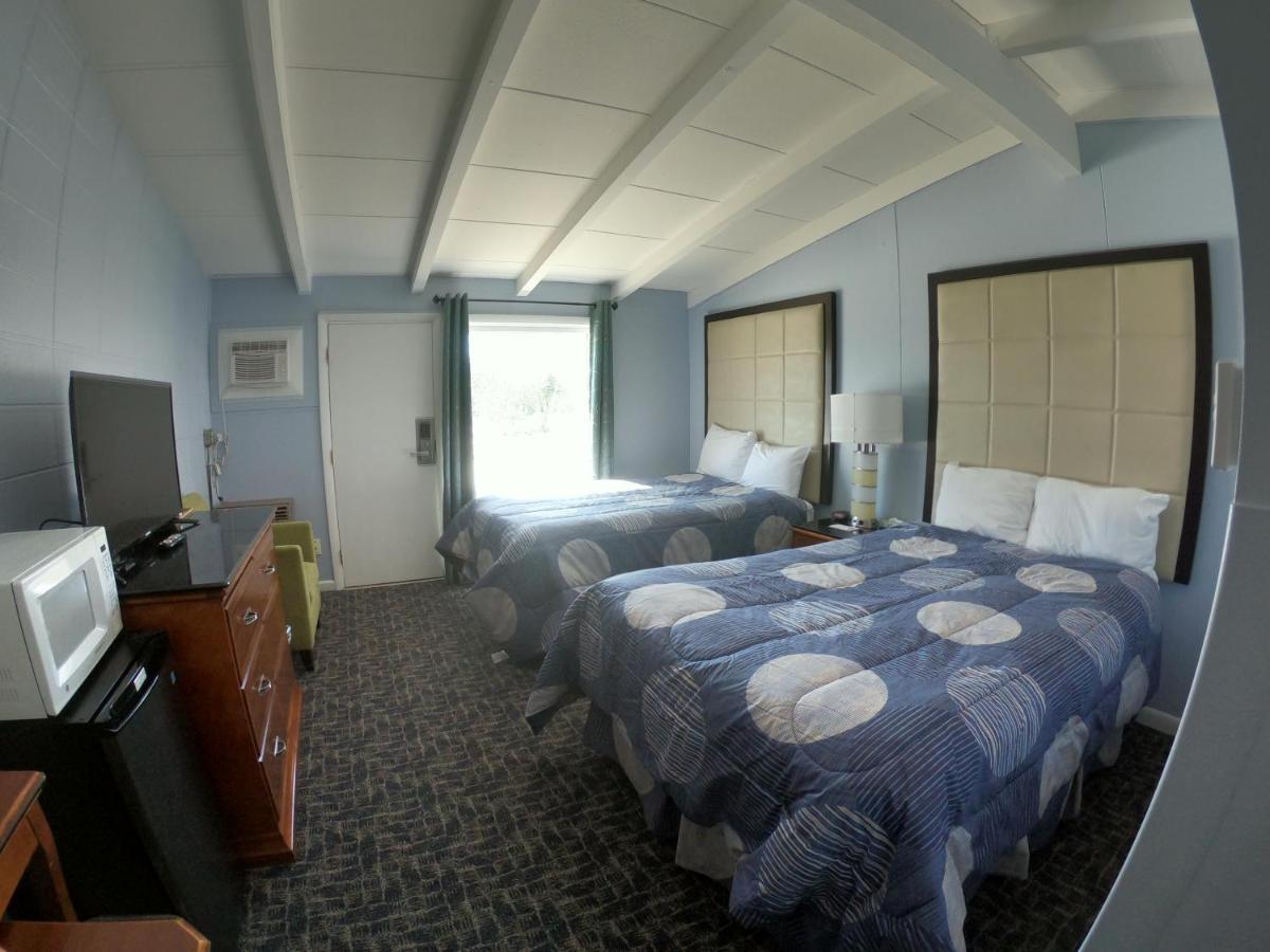 Copper Lantern Motor Lodge West Brookfield Экстерьер фото