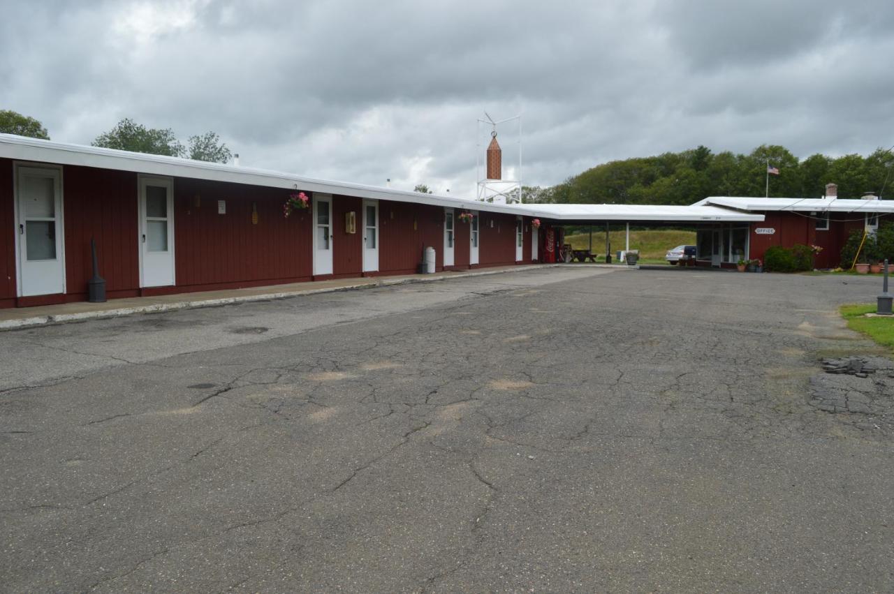 Copper Lantern Motor Lodge West Brookfield Экстерьер фото