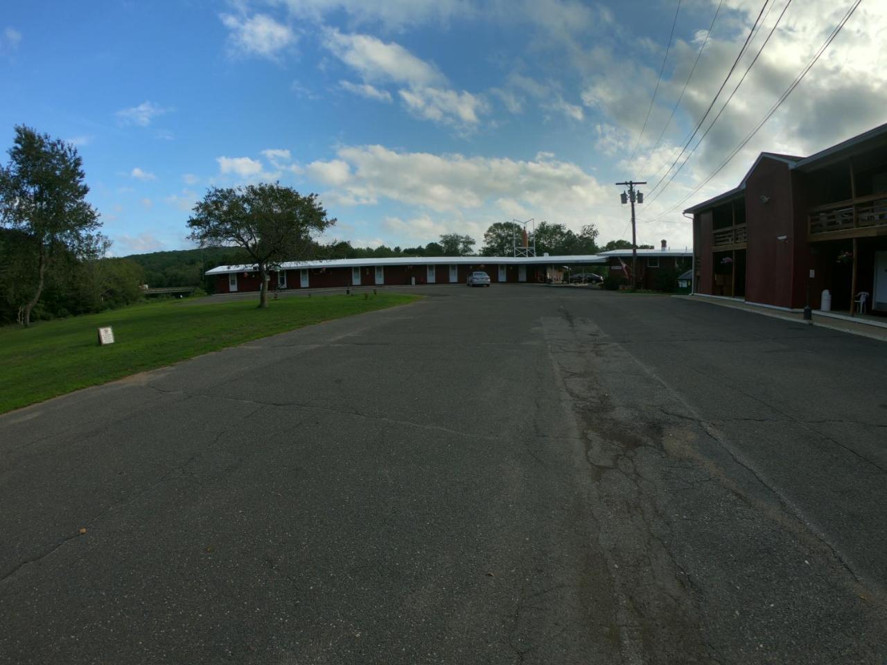 Copper Lantern Motor Lodge West Brookfield Экстерьер фото